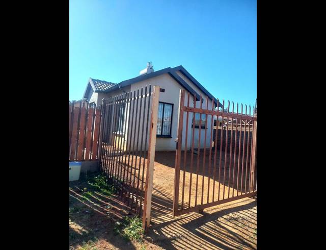 2 BEDROOM HOUSE FOR SALE IN SOSHANGUVE VV